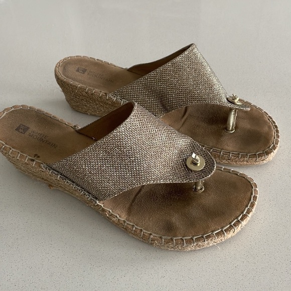 Sz9.5 White Mountain Gold Glitter Beachball wedge slides in GUC - Picture 4 of 11